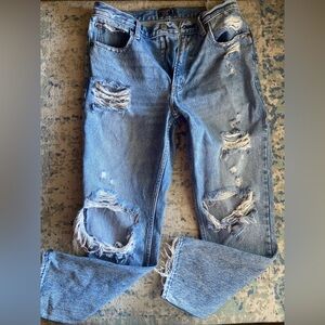 Abercrombie & Fitch mom Jean